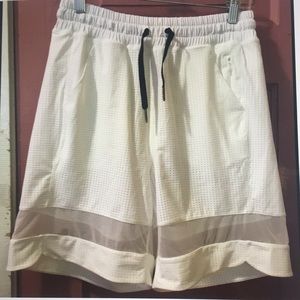 Lululemon NWOT White Knee Length Shorts